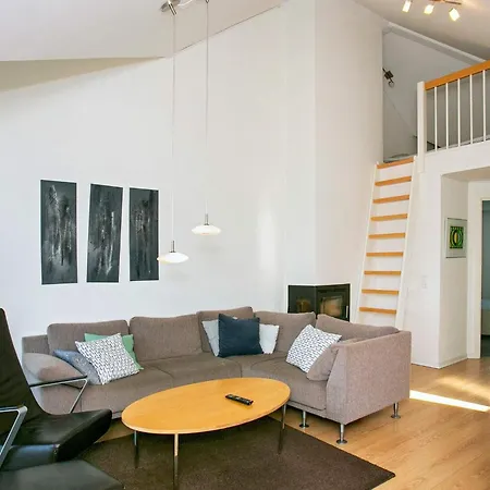 8 Person In Bogense-by Traum *