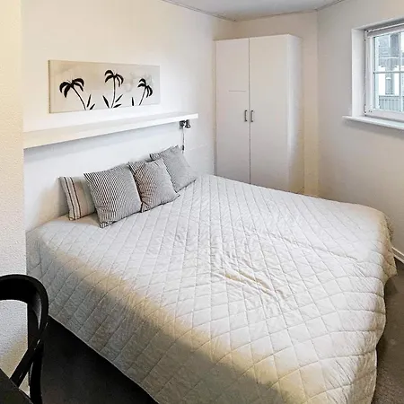 8 Person In Bogense-by Traum 博恩瑟